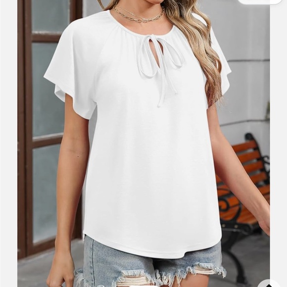 Chic White Blouse with Tie Neck - Picture 2 of 4